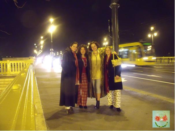 Derűlátó - pizsivonulás a Margit hídon